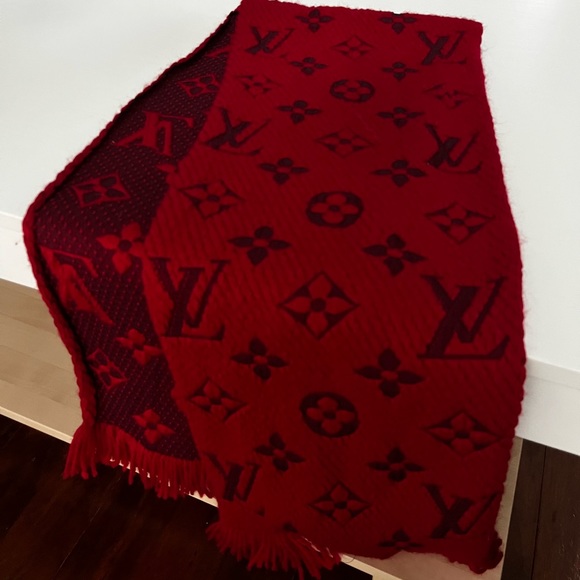 Authentic Louis Vuitton Logomania Red Wool Scarf - Picture 6 of 7
